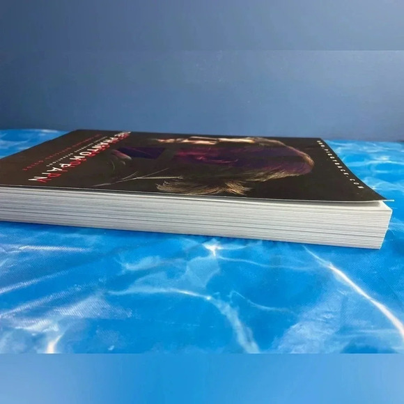 Metal Gear Solid V The Phantom  Pain - Game Guide w/ Map Poster - Picture 4 of 16